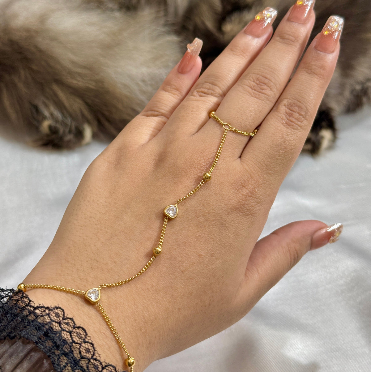 Elamor Hand-Chain