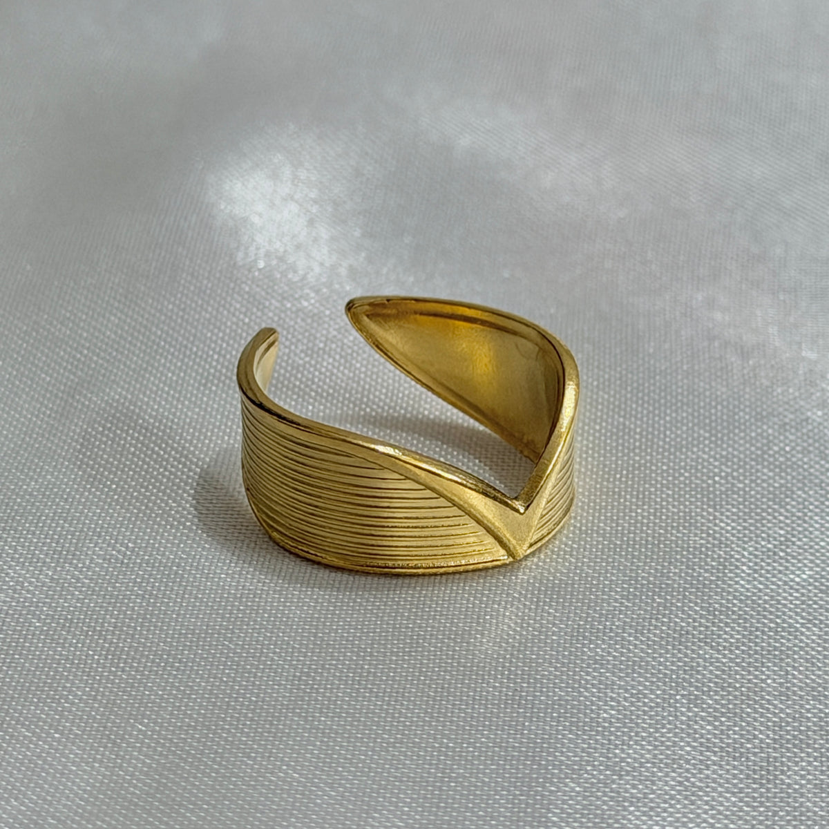 V Bang Ring G.