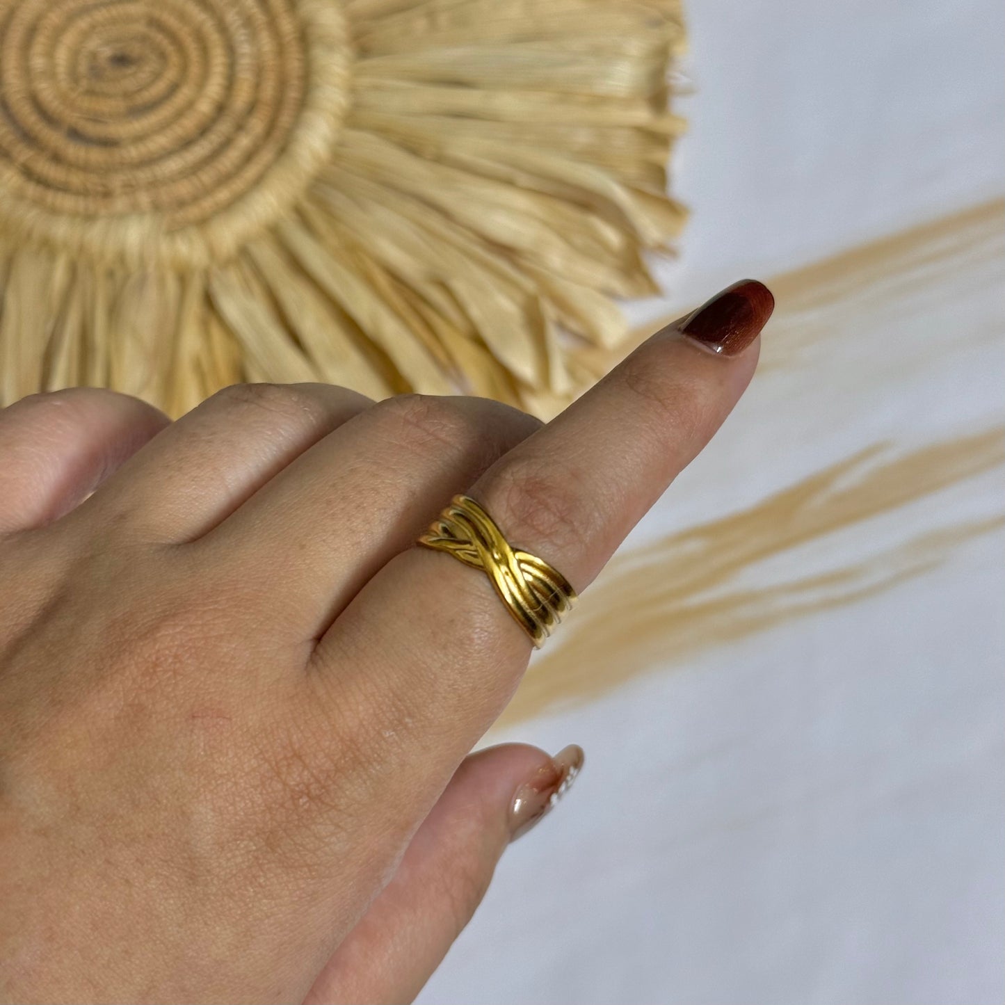 Criss-cross Ring