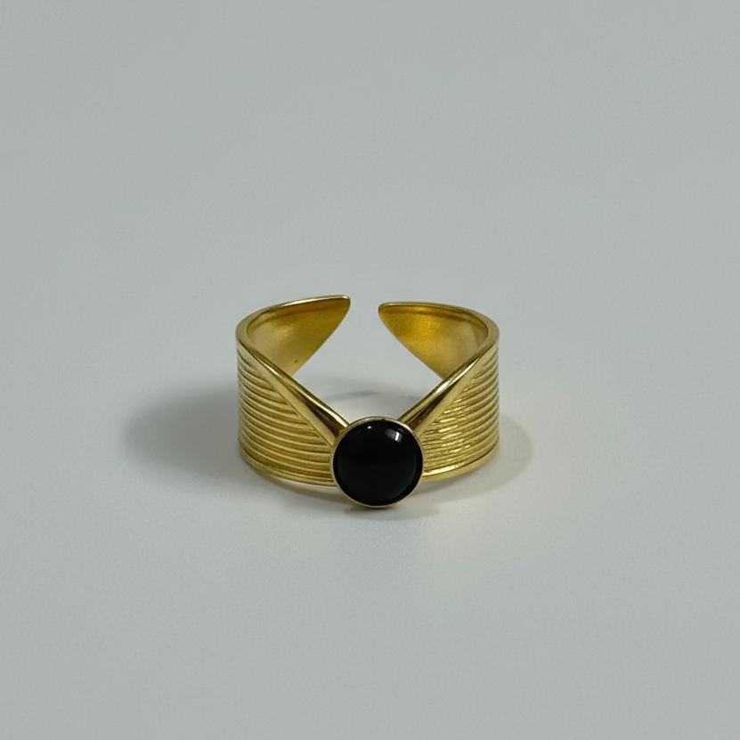 Black Ray Ring