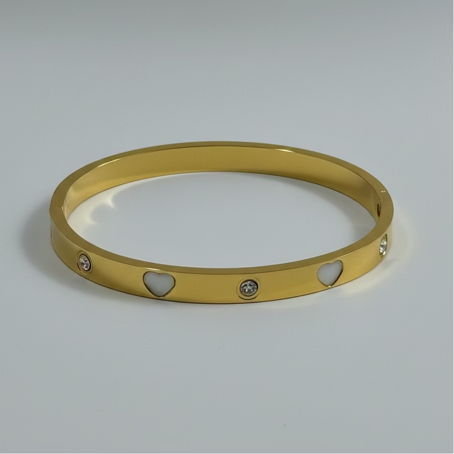 White Heart Pave Bangle (6 CM)