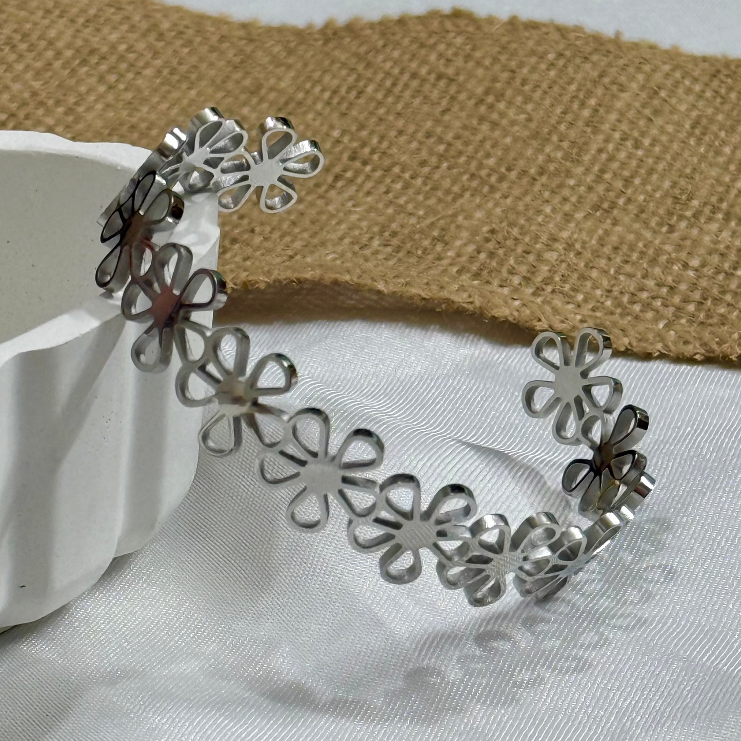 Daisy Cuff S.
