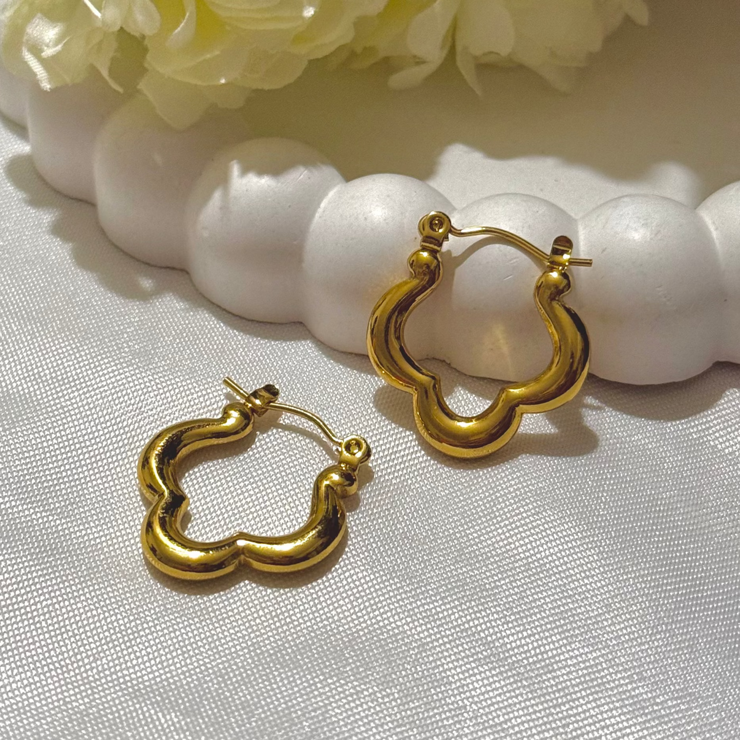 Curvy Hoop