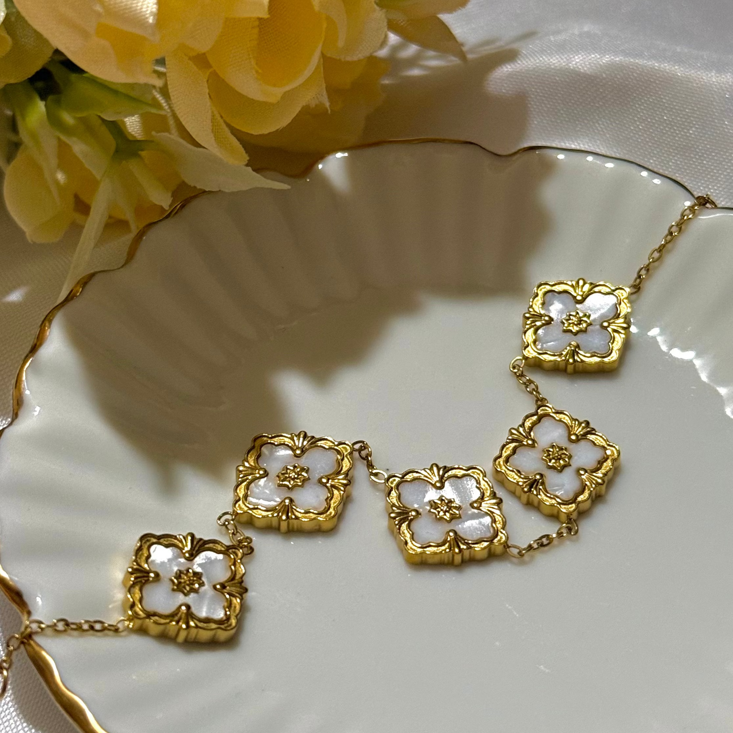 Moonlit Flower Bracelet - WHITE