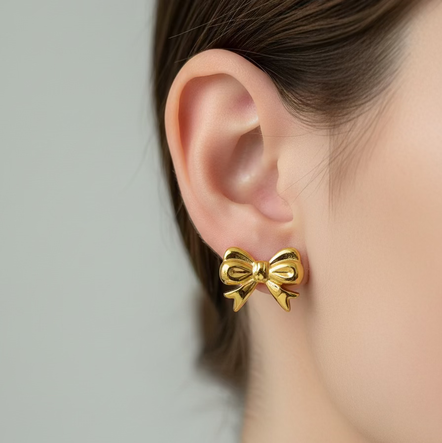 Tiny bow Stud