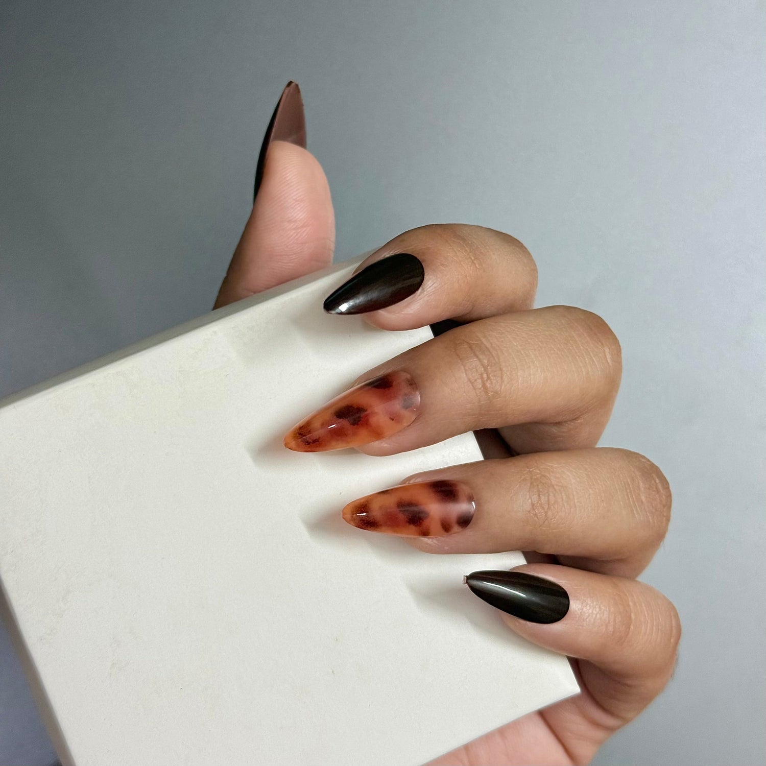 PRESS-ON Nails