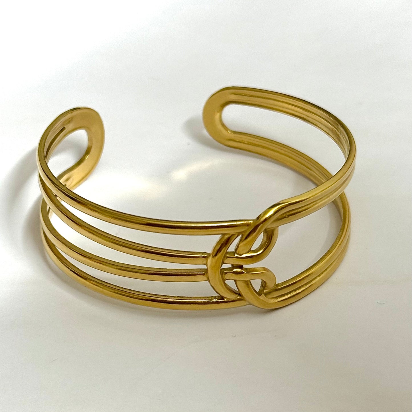 Thread Cuff