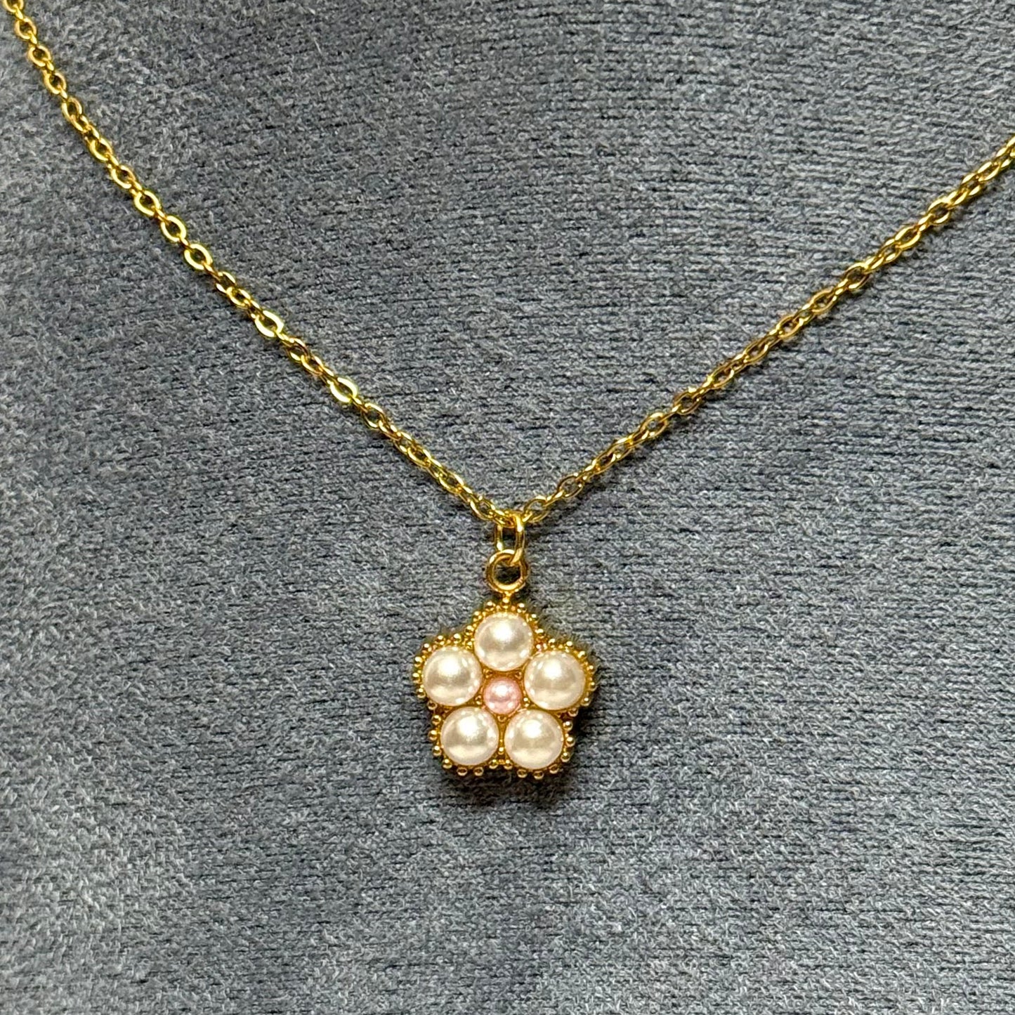 Daisy Pearl Pendant