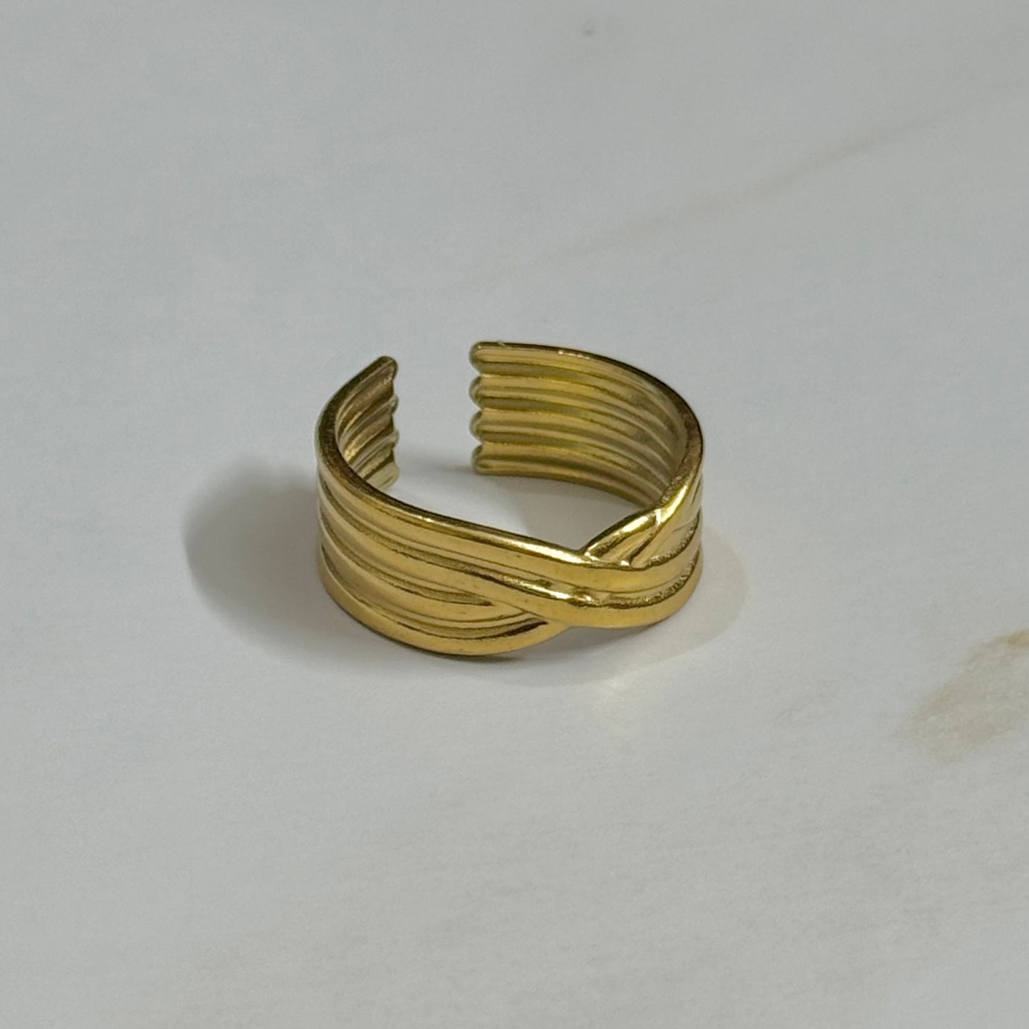 Criss-cross Ring