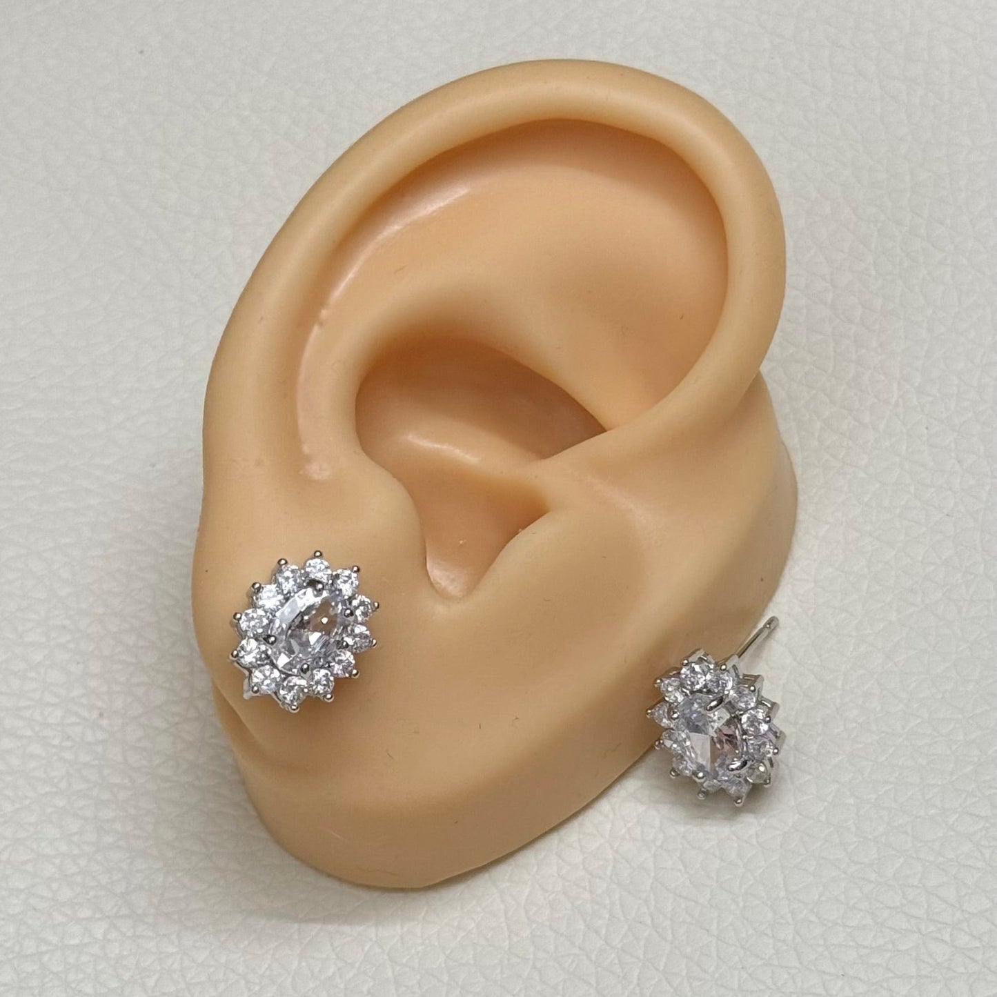 Oval Halo Studs (1.2 CM)