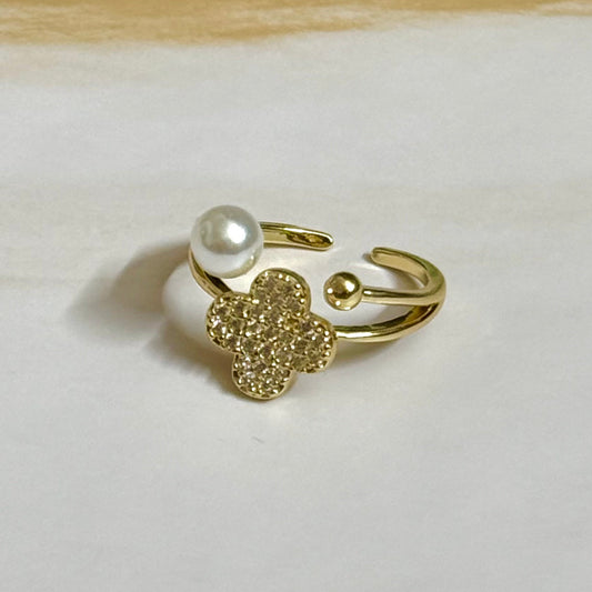 Clover Ring