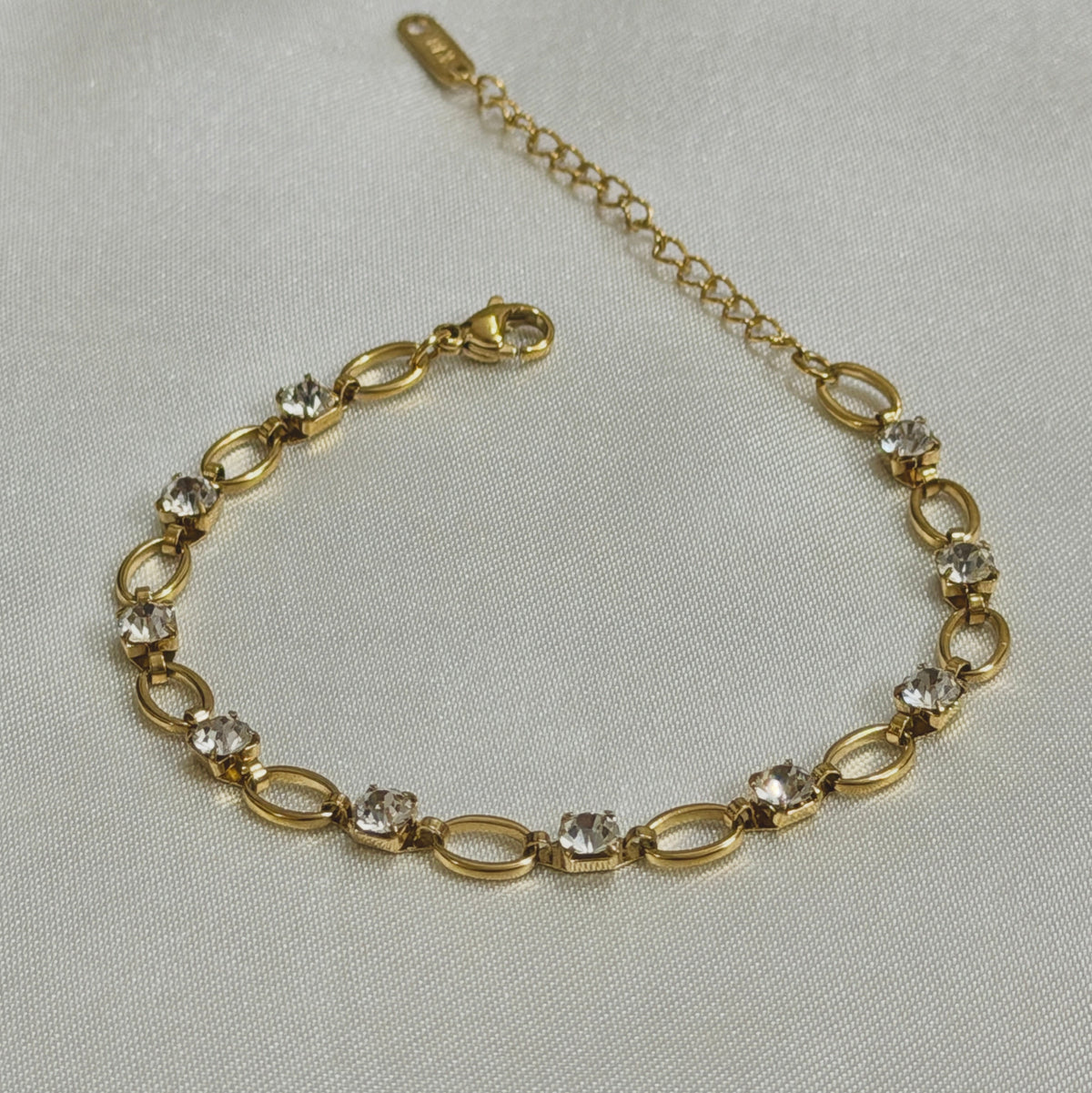 Lucent Bracelet (Clear Stone)