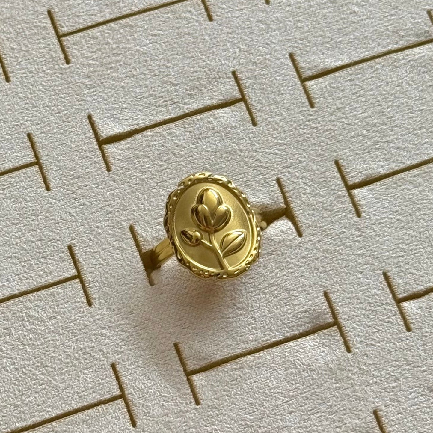 Rosette Ring