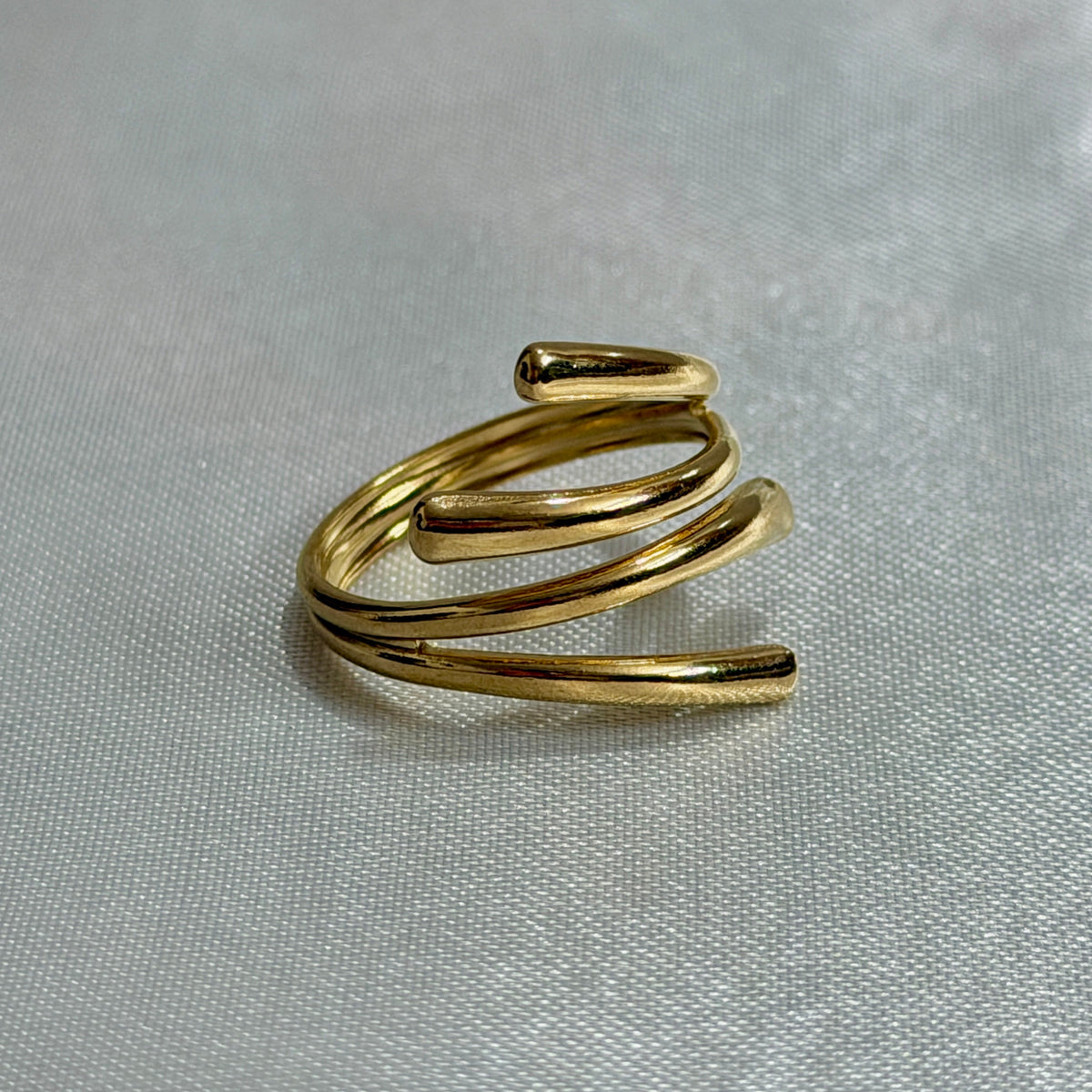 Hug Ring G.