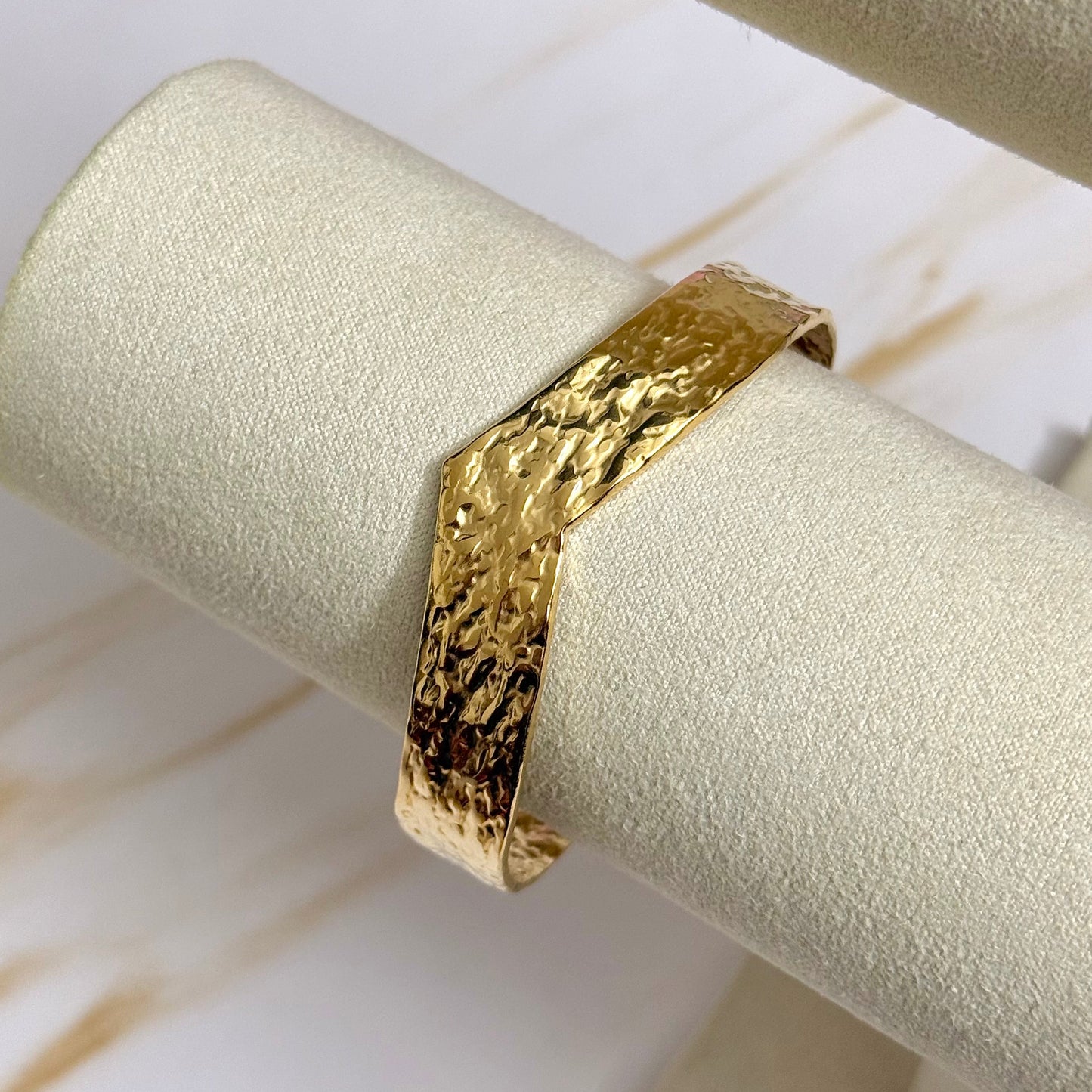 V-Band Cuff