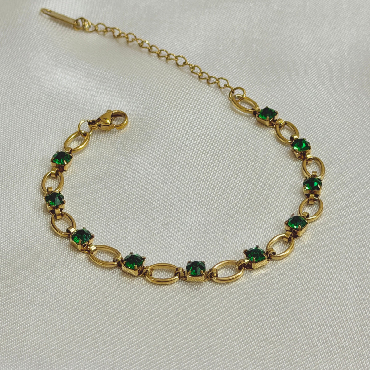 Lucent Bracelet (Green Stone)
