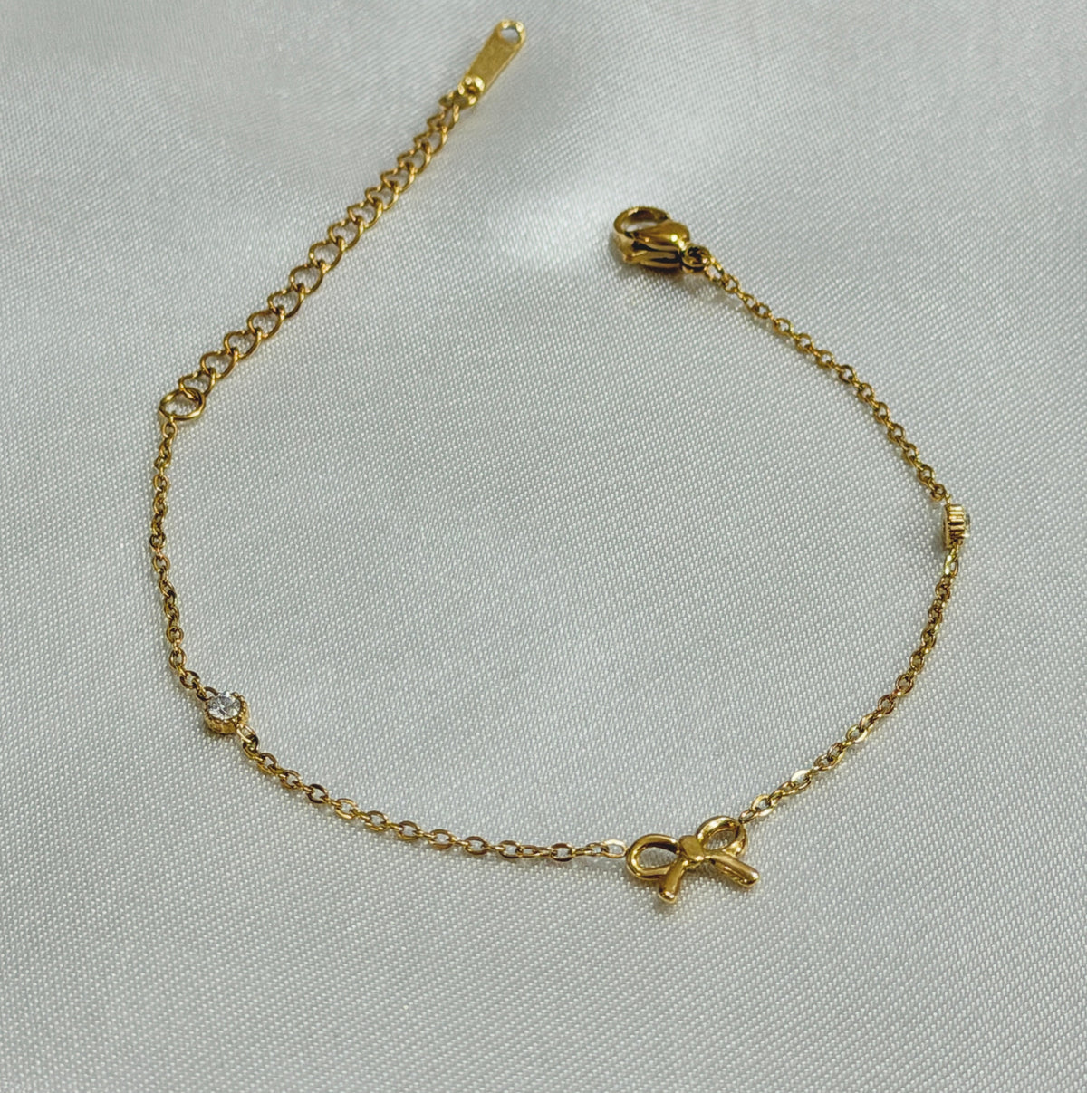 Tiny Bow Bracelet
