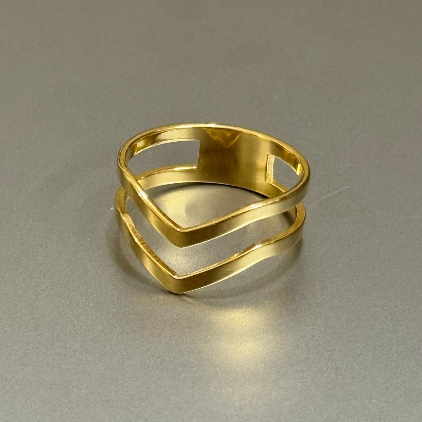 Parallel V Ring