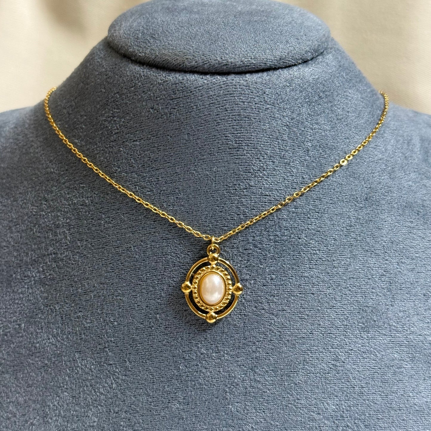 Regal Pendant