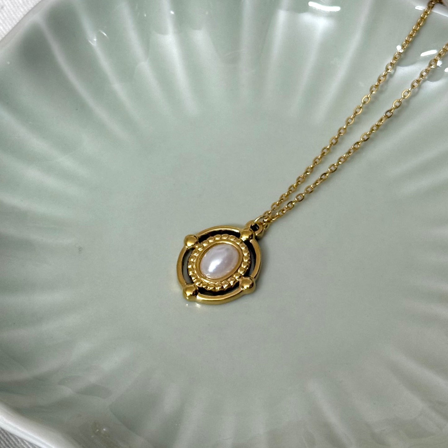 Regal Pendant