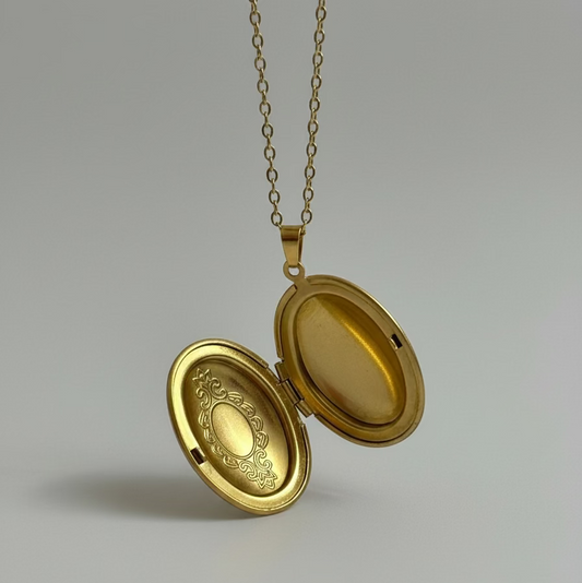 Oval Photo-Frame Pendant