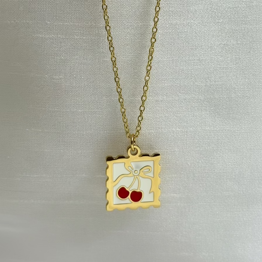 Berry-Bow Pendant