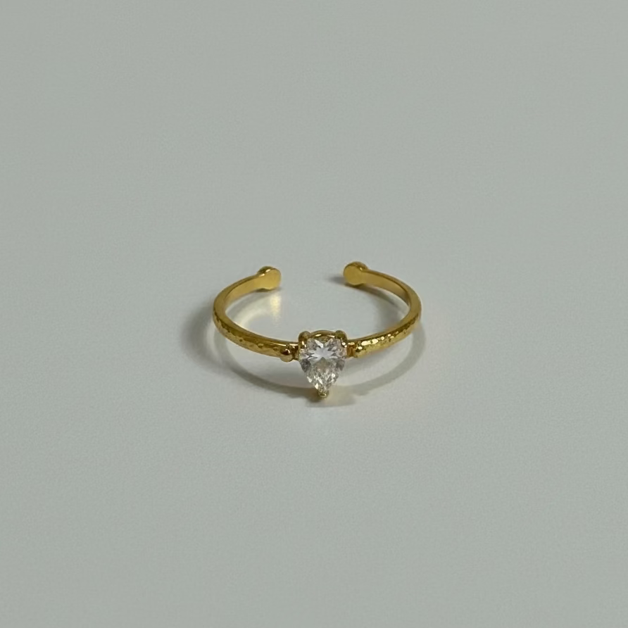 Teardrop Ring (Clear Stone)