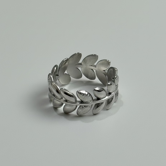 S. Leaf Band Ring