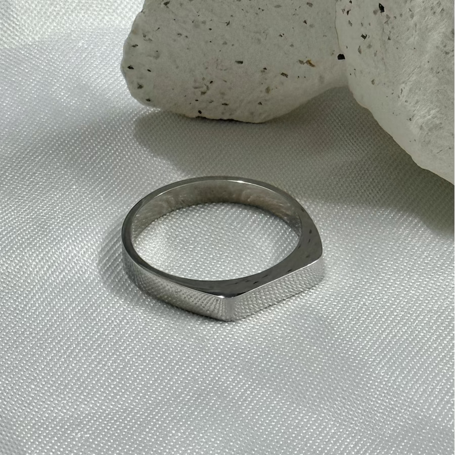 Minimal Signet Ring