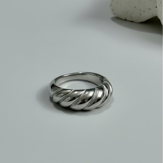 Chunky Croissant Ring