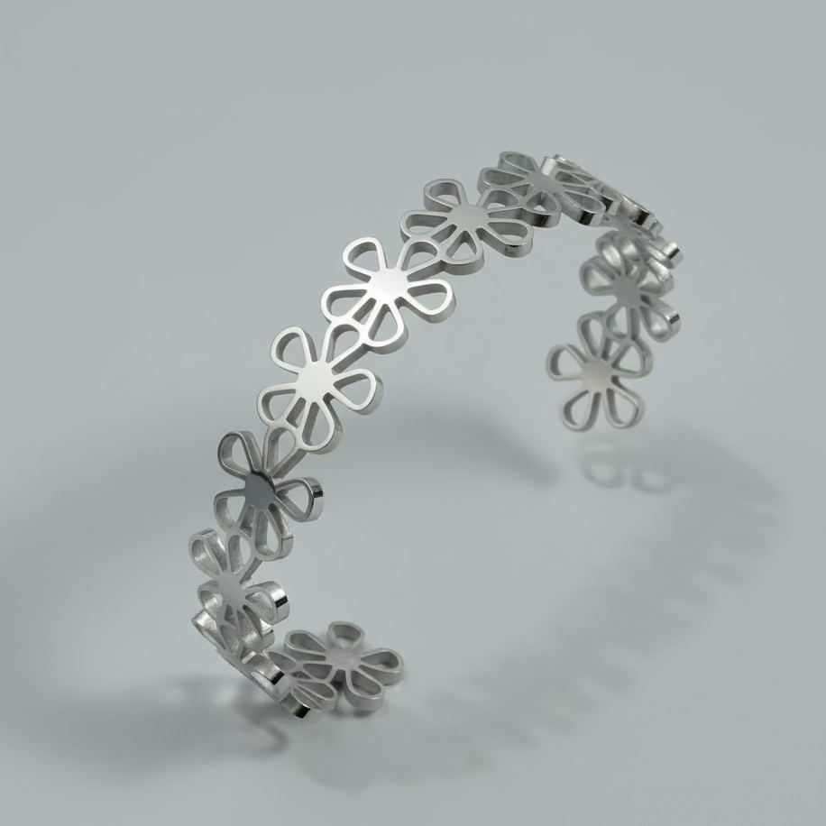 Daisy Cuff S.