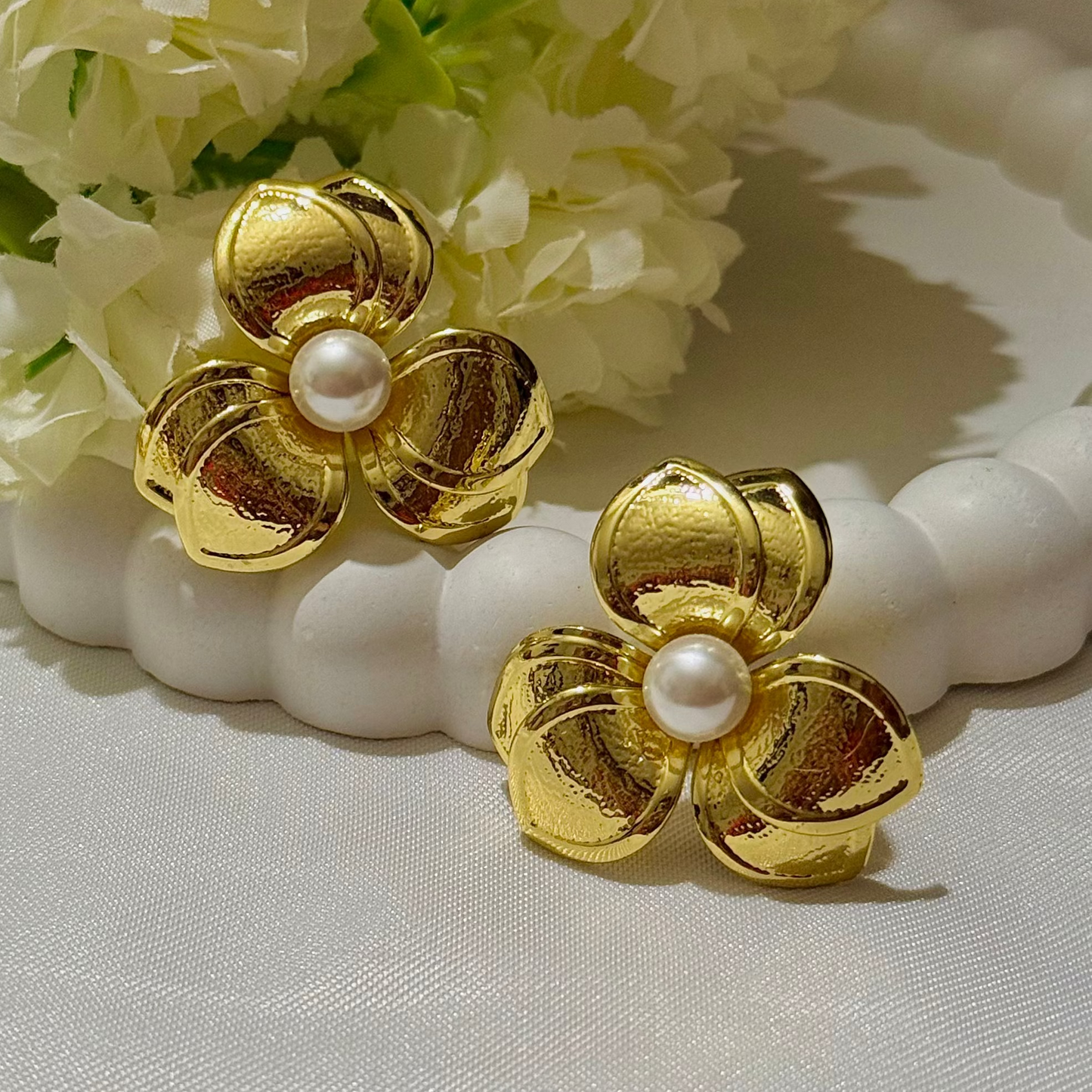 Pearl Bloom Stud