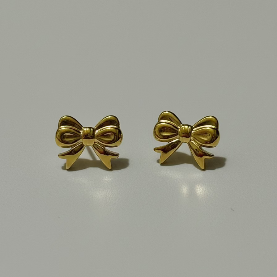 Tiny bow Stud