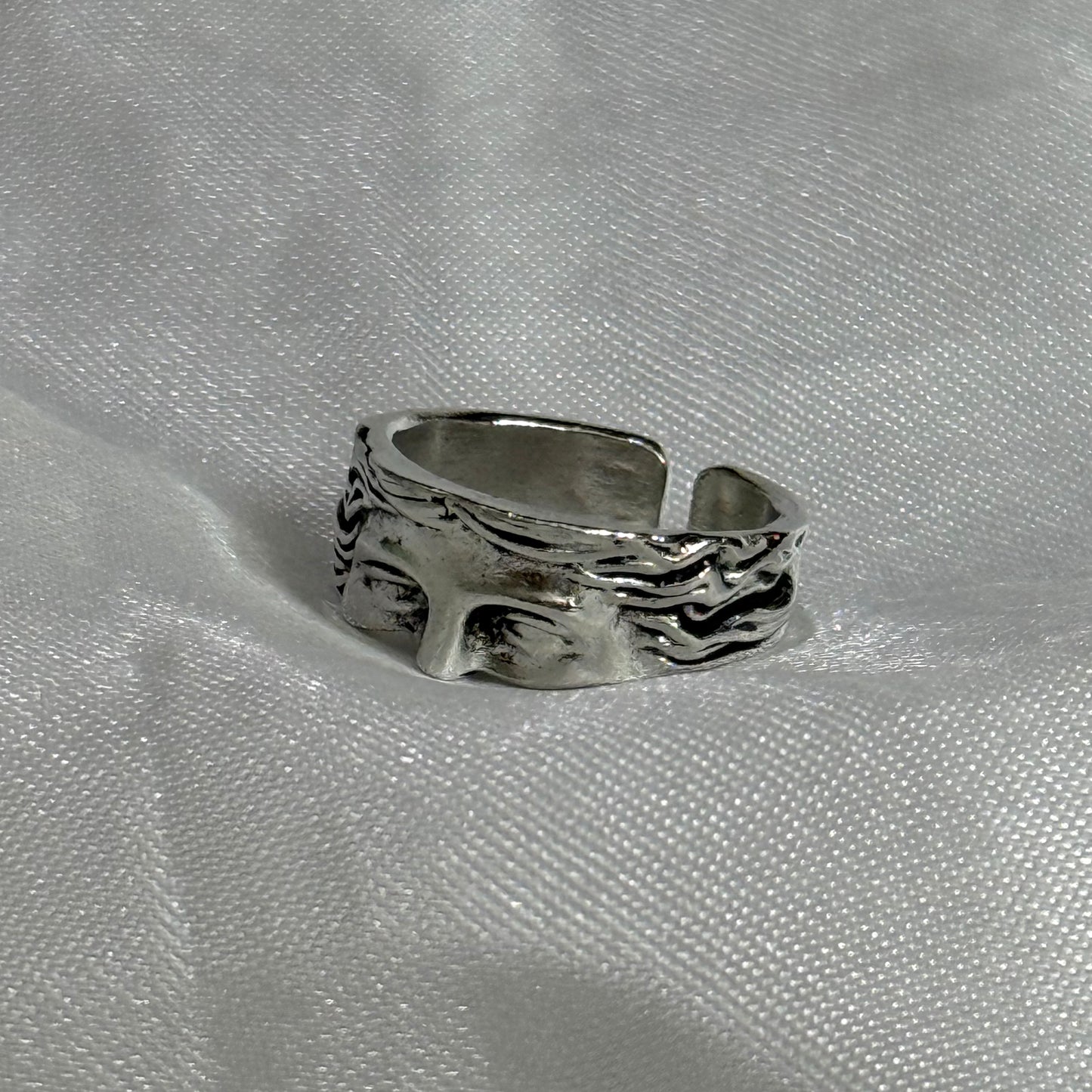 Veil Ring