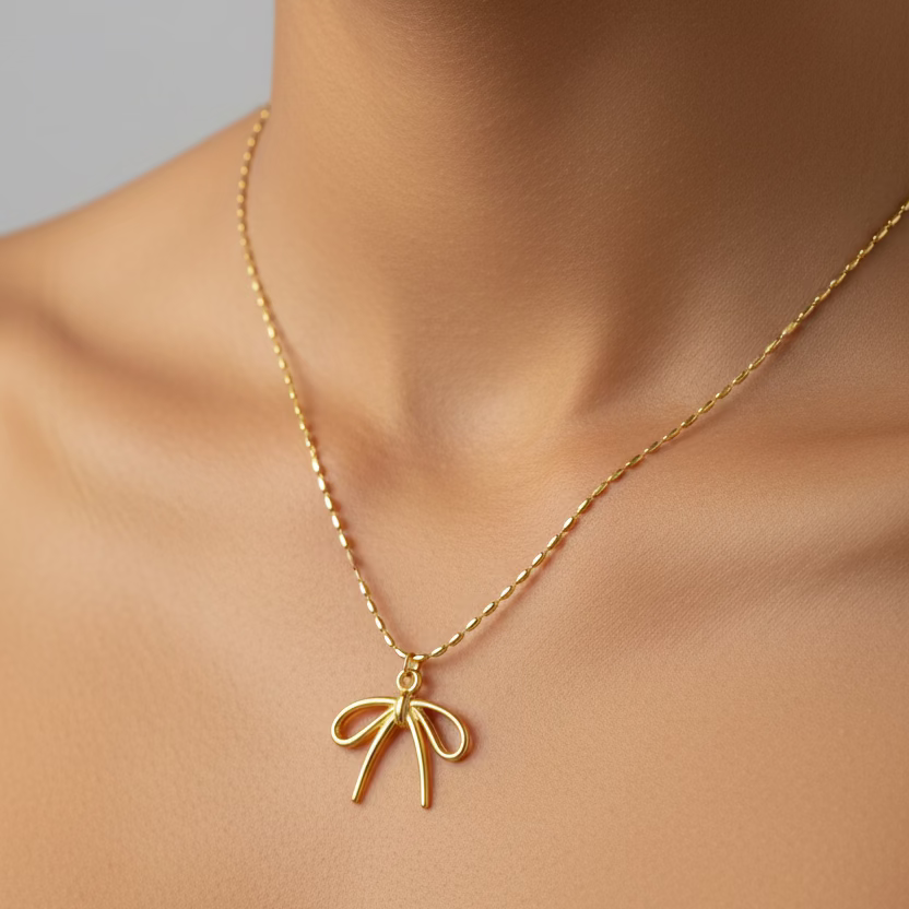 Charmé Bow Pendant