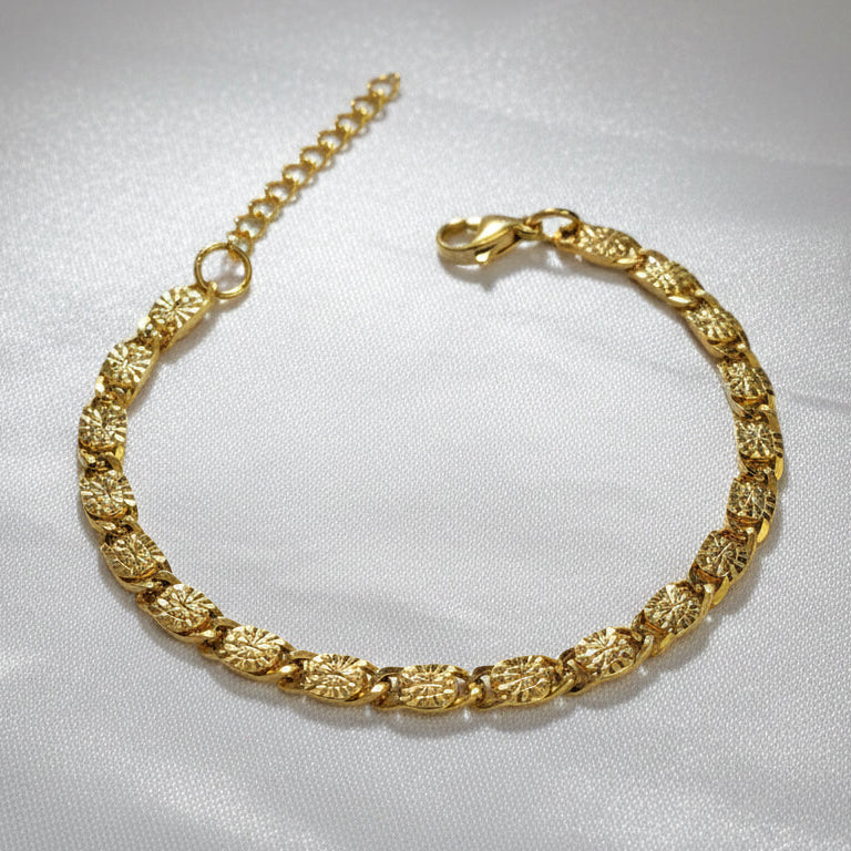 Embossed Chain Bracelet
