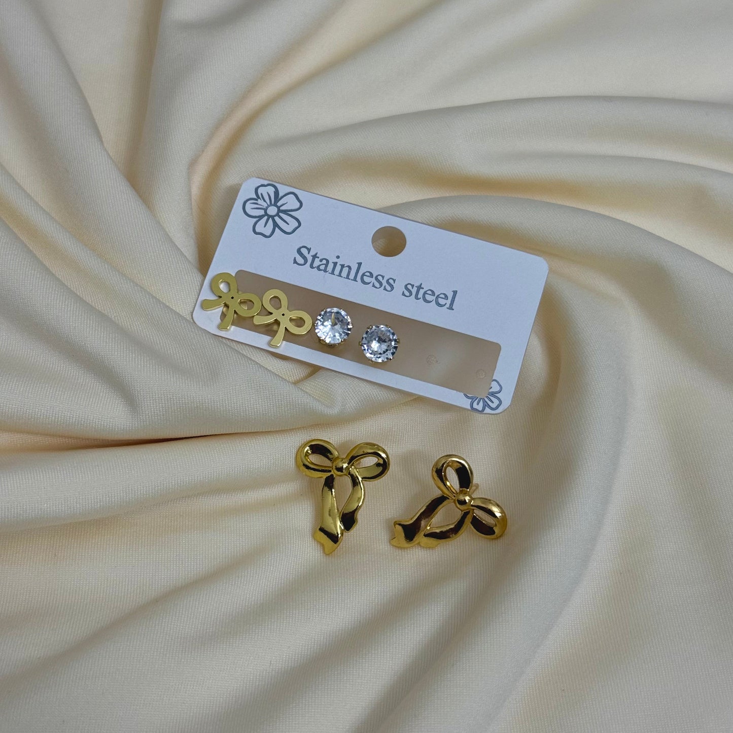 Mini Bow Stud Set
