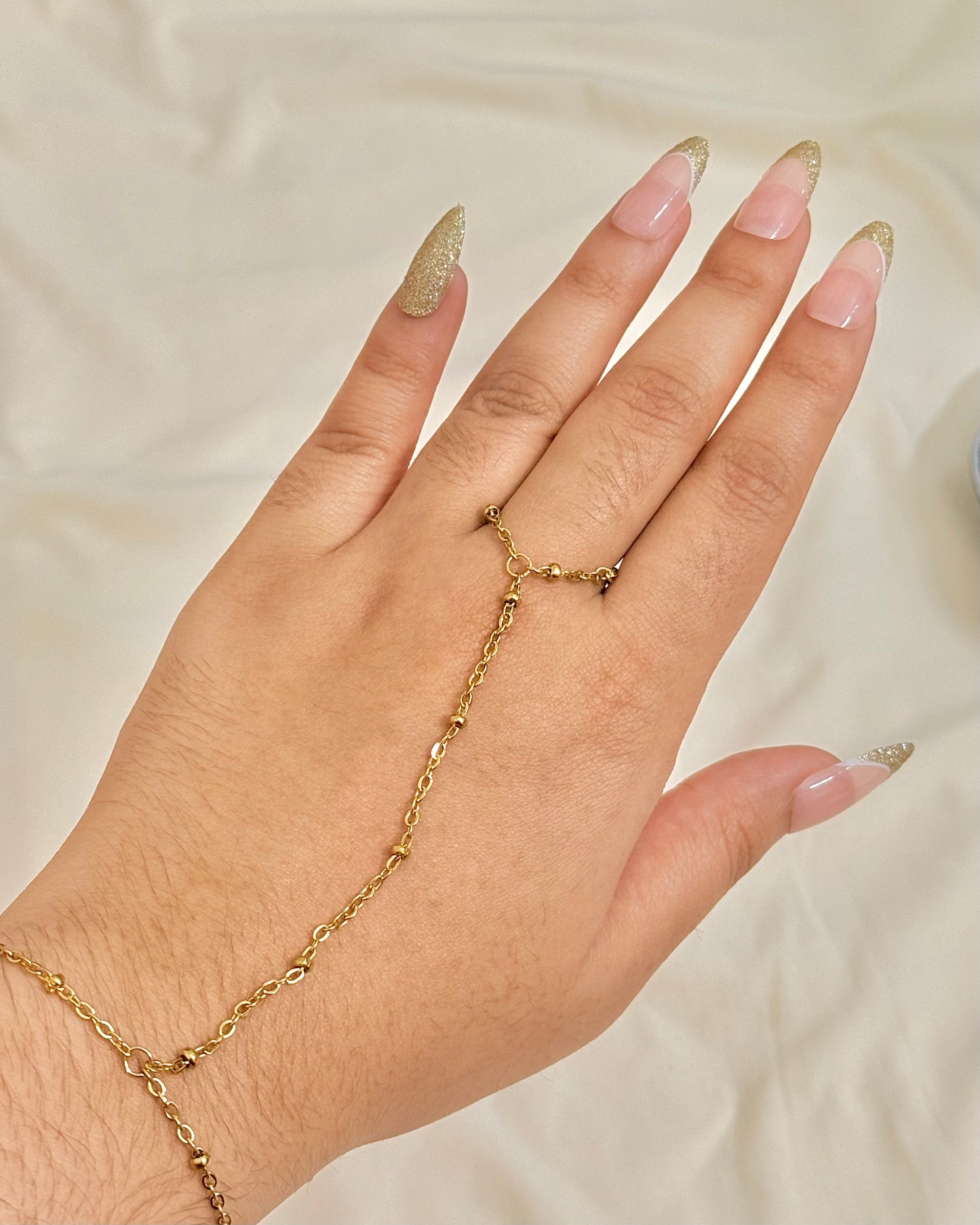 Dusty Hand-Chain