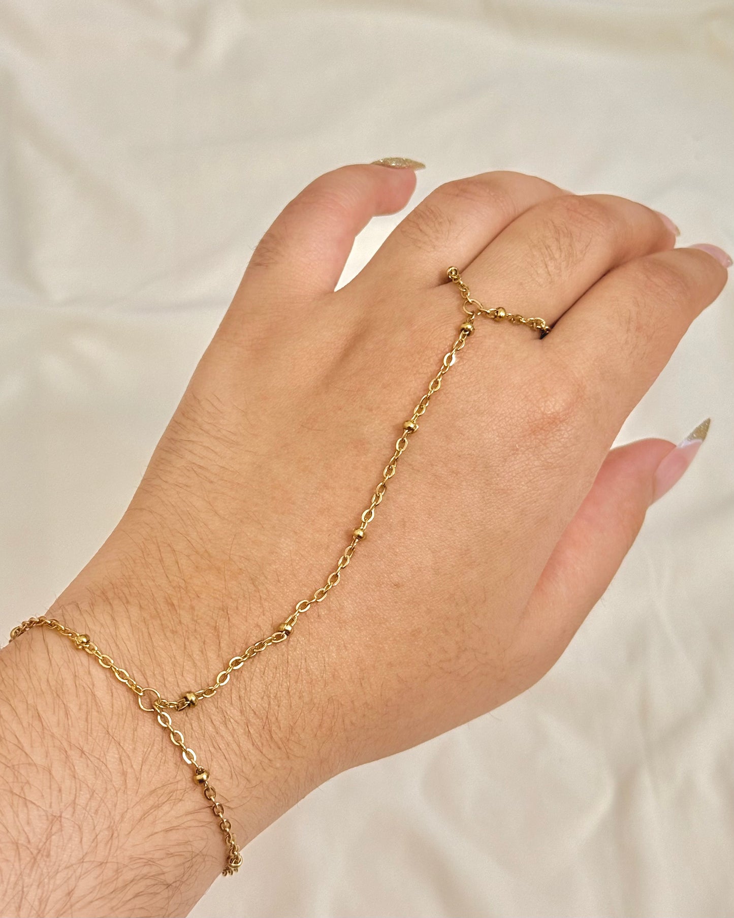 Dusty Hand-Chain